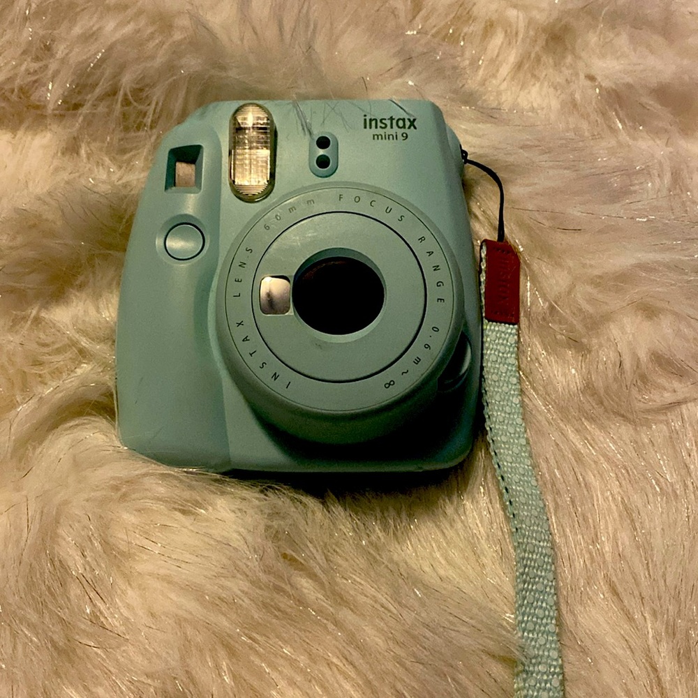 *LIKE NEW* Fujifilm Instax 9 Instant Film Camera + Case!